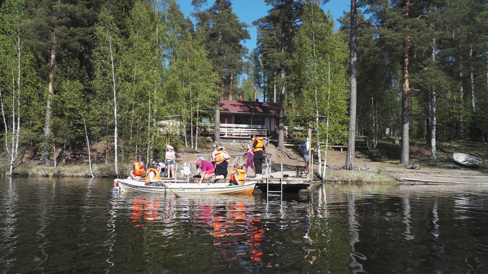 Perheellä on oikeus lomaan ja yhdessäoloon – yhdessä koettu vapaa muistoja rakentamassa